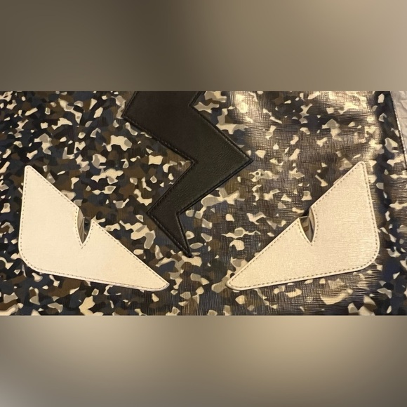 Fendi Vitello Elite Granite Lighting Monster Eyes Pouch - Picture 4 of 6